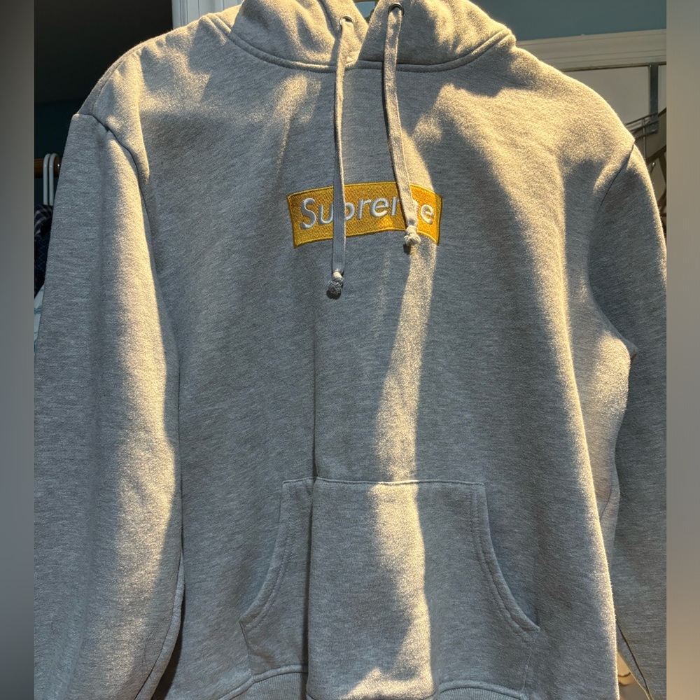 Supreme hoodie